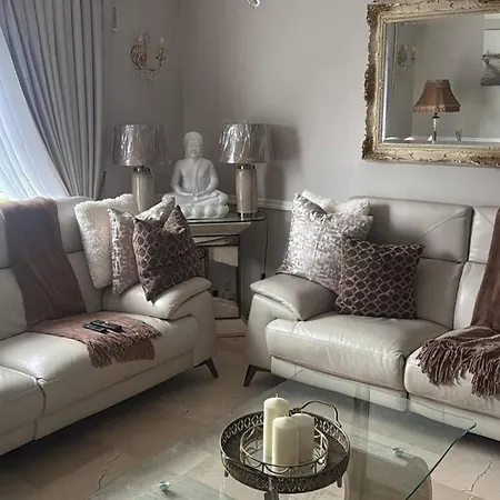 Dernvale House - Double Sleeps 3 בית הארחה *